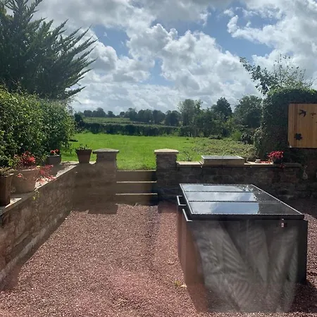 La Belle Etoile Proche De Granville Ver (Manche)