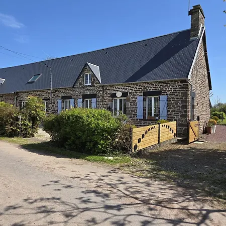 La Belle Etoile Proche De Granville Hébergement de vacances *
