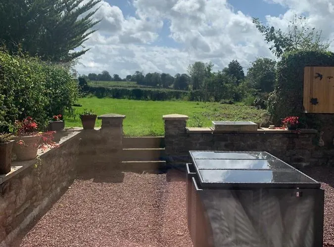 La Belle Etoile Proche De Granville Ver (Manche)